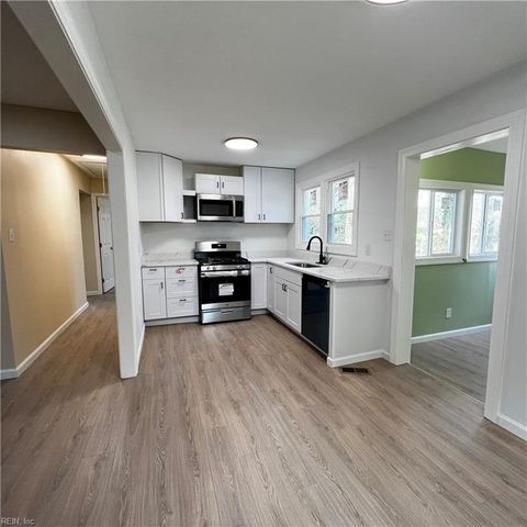 122 Turlington RD, Newport News, VA 23606