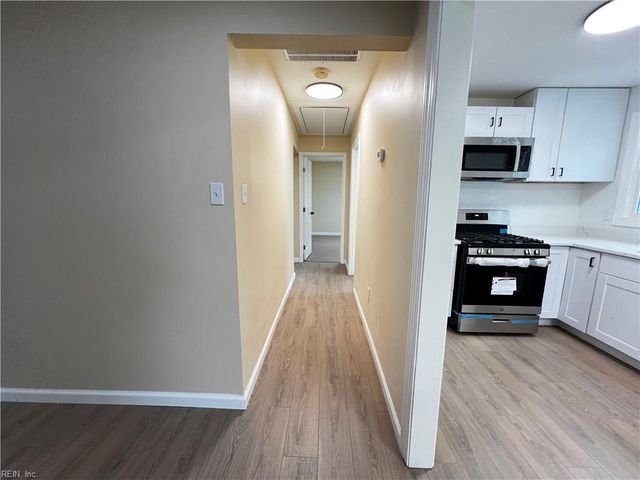 122 Turlington RD, Newport News, VA 23606