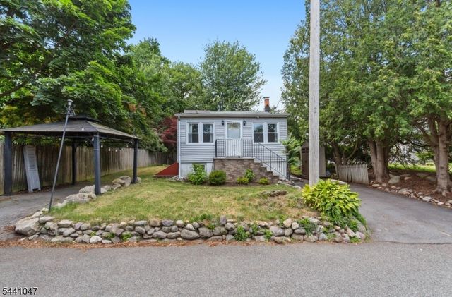 1 Highland Ave, West Milford Twp., NJ 07480