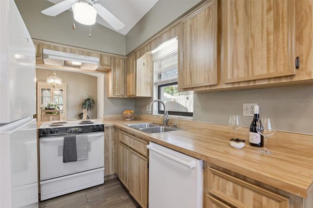 222 SHANGRI LA CIRCLE, Edgewater, FL 32132