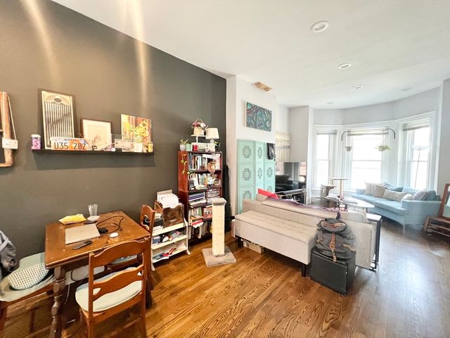 28 Beacon Street 1, Somerville, MA 02143