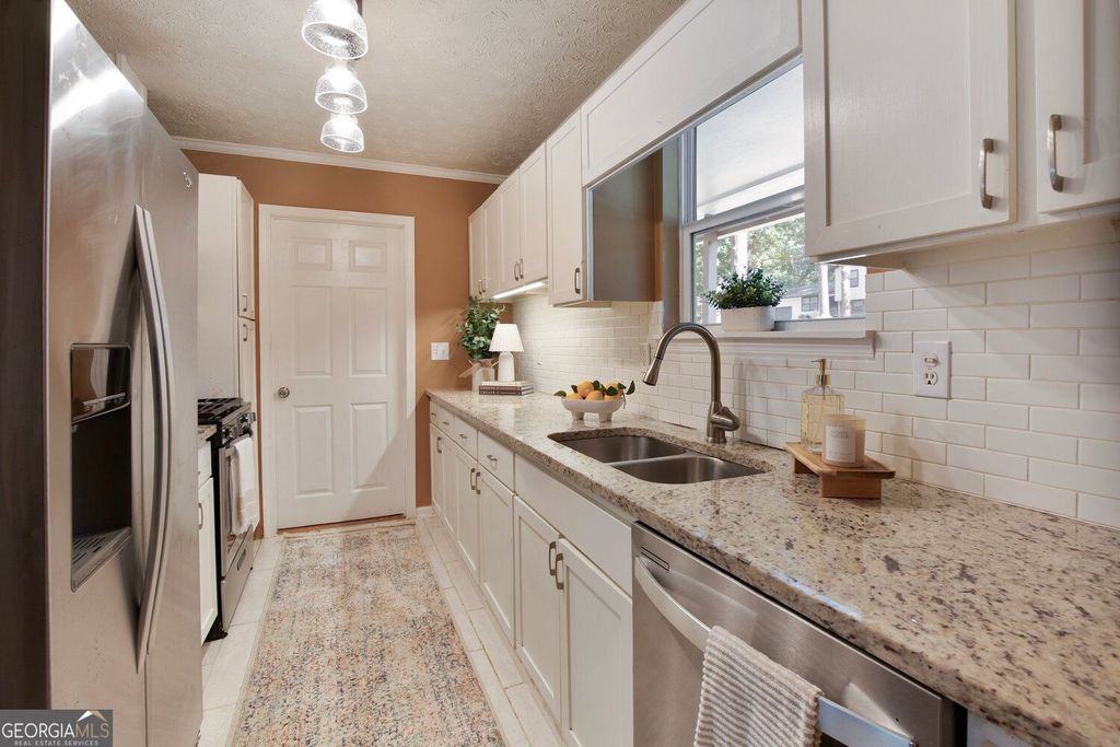 2494 Rhoanoke Drive, Duluth, GA 30096 — photo 3