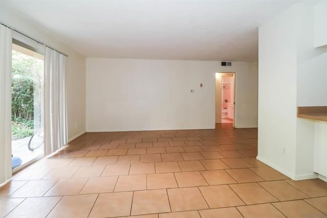 5700 Baltimore Dr 187, La Mesa, CA 91942