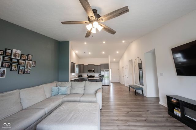 8194 Copperleaf Lane, Pendleton, IN 46064