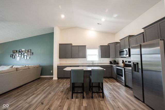 8194 Copperleaf Lane, Pendleton, IN 46064