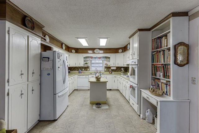 329 Riverbend Drive, Royston, GA 30662