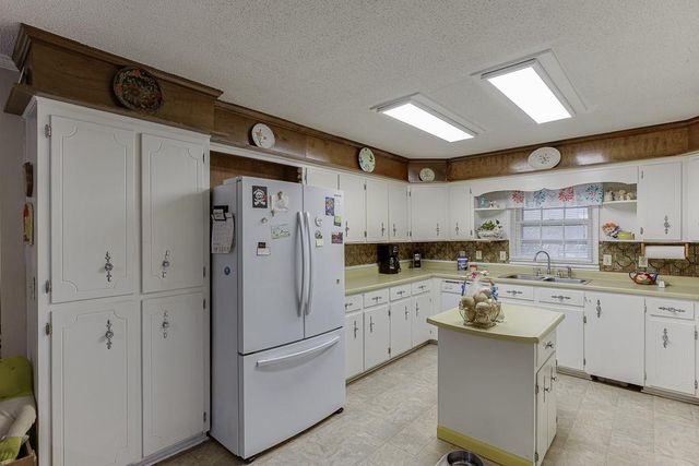 329 Riverbend Drive, Royston, GA 30662