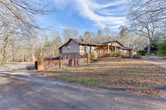 329 Riverbend Drive, Royston, GA 30662