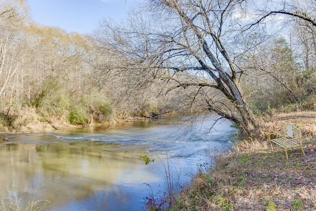 329 Riverbend Drive, Royston, GA 30662