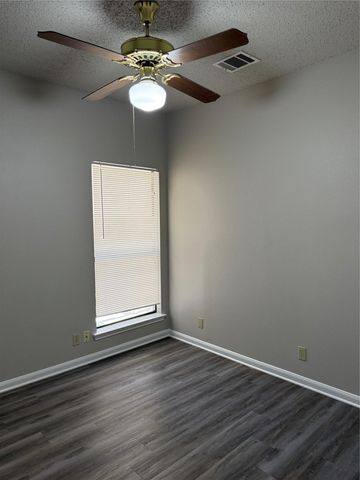 6501 Columbia Oaks CT 3B, Austin, TX 78759