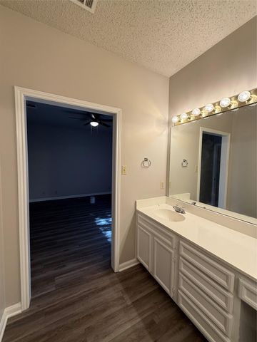 6501 Columbia Oaks CT 3B, Austin, TX 78759