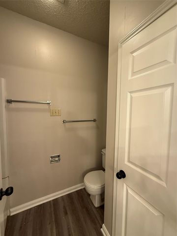 6501 Columbia Oaks CT 3B, Austin, TX 78759