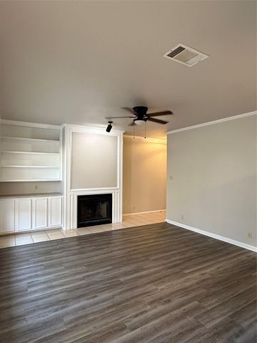 6501 Columbia Oaks CT 3B, Austin, TX 78759