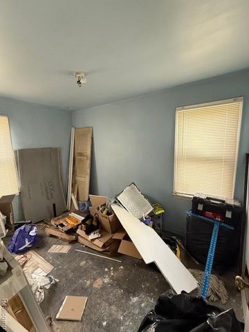21554 W Davison Street, Detroit, MI 48223
