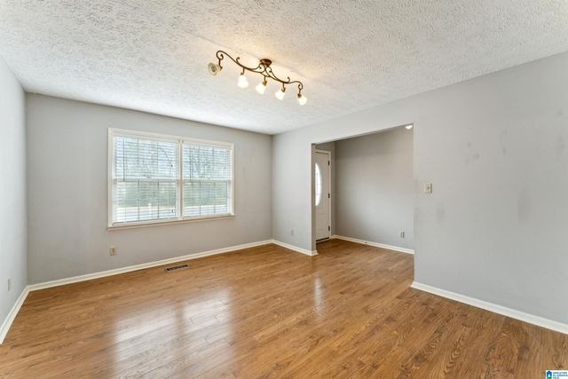 1112 DOGWOOD CIRCLE, Sylacauga, AL 35150