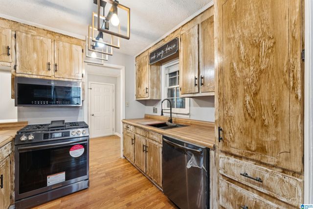 1112 DOGWOOD CIRCLE, Sylacauga, AL 35150