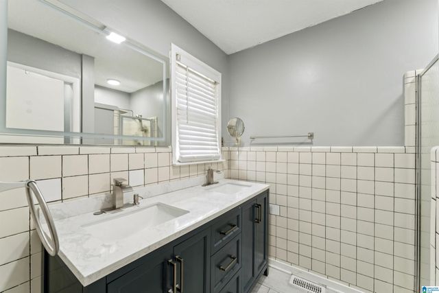 1112 DOGWOOD CIRCLE, Sylacauga, AL 35150