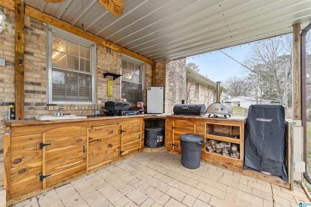 1112 DOGWOOD CIRCLE, Sylacauga, AL 35150