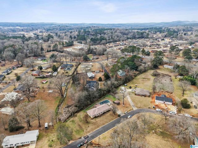 1112 DOGWOOD CIRCLE, Sylacauga, AL 35150