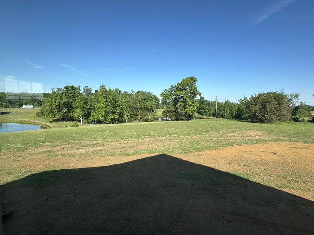82 WL White LN, Red Boiling Springs, TN 37150