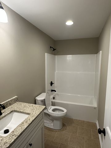 82 WL White LN, Red Boiling Springs, TN 37150