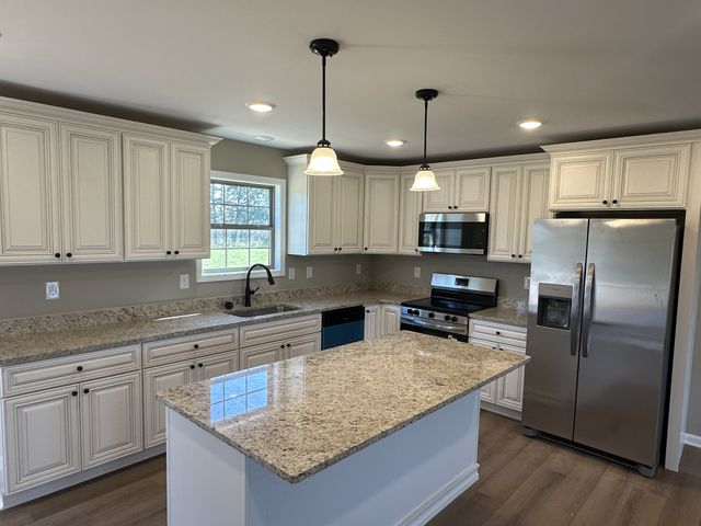 82 WL White LN, Red Boiling Springs, TN 37150