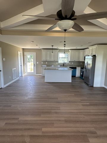 82 WL White LN, Red Boiling Springs, TN 37150