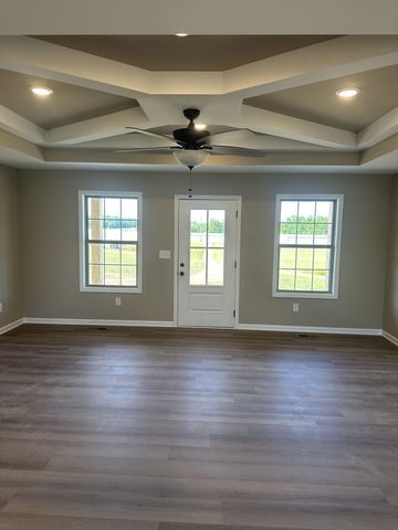 82 WL White LN, Red Boiling Springs, TN 37150