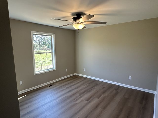 82 WL White LN, Red Boiling Springs, TN 37150