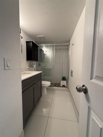 1925 SW 81st Terrace, Davie, FL 33324