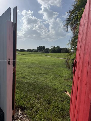 1925 SW 81st Terrace, Davie, FL 33324