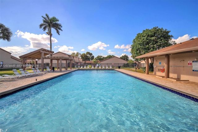 1925 SW 81st Terrace, Davie, FL 33324