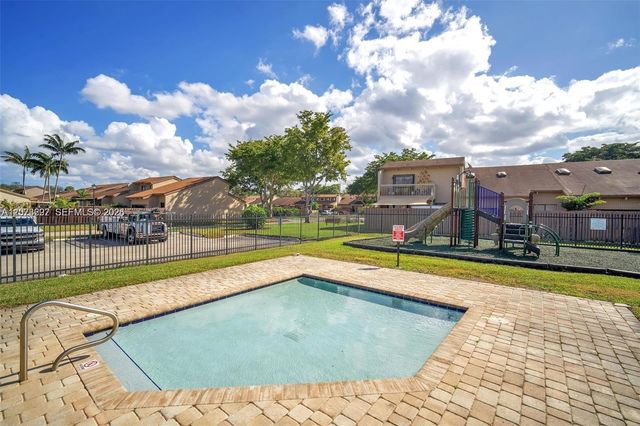1925 SW 81st Terrace, Davie, FL 33324
