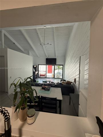 1925 SW 81st Terrace, Davie, FL 33324
