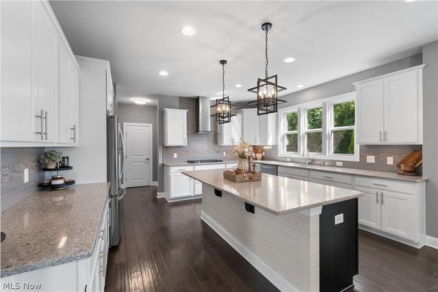 111 Harvester Drive, Copley, OH 44321