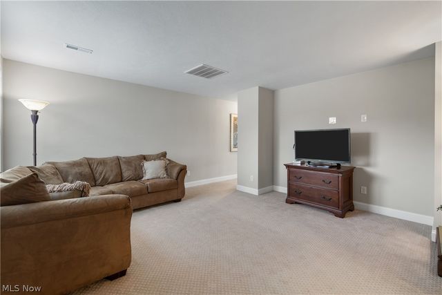 111 Harvester Drive, Copley, OH 44321