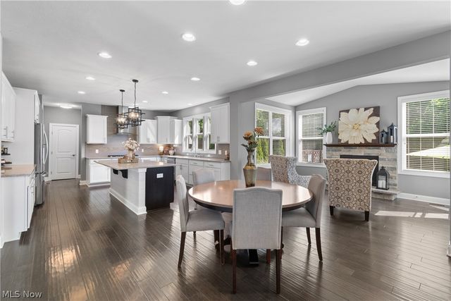 111 Harvester Drive, Copley, OH 44321