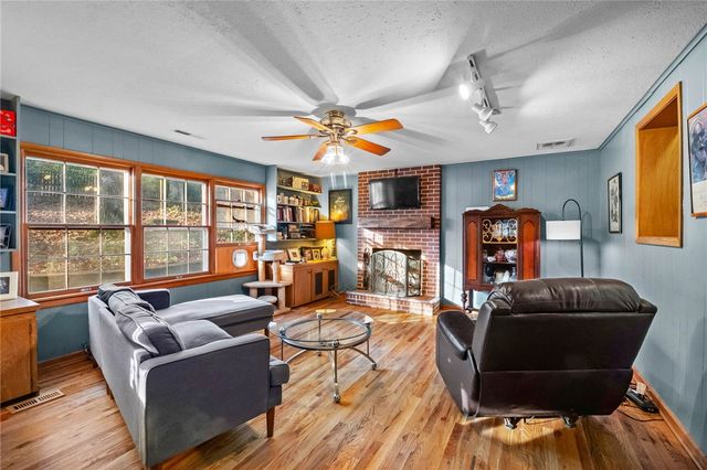 1223 E Hope Street, Fayetteville, AR 72701