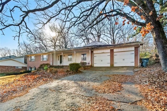 1223 E Hope Street, Fayetteville, AR 72701