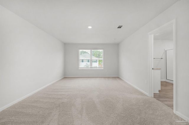 5280 Peach Dr, Pace, FL 32571