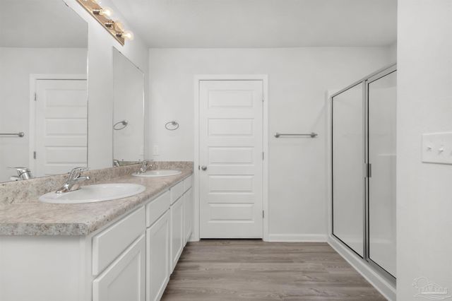 5280 Peach Dr, Pace, FL 32571