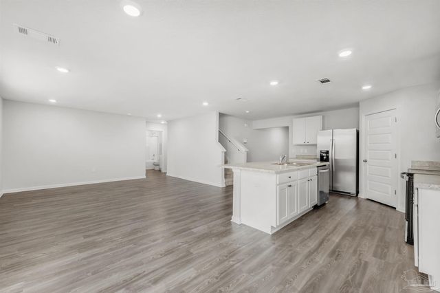 5280 Peach Dr, Pace, FL 32571