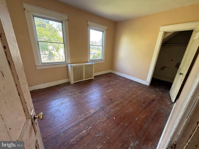 5001 ROSS RD, Baltimore, MD 21214
