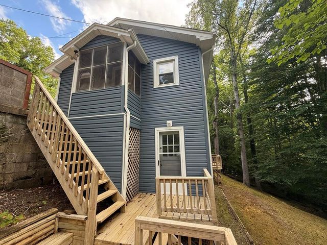 407 Ridgewood RD, Bassett, VA 24055