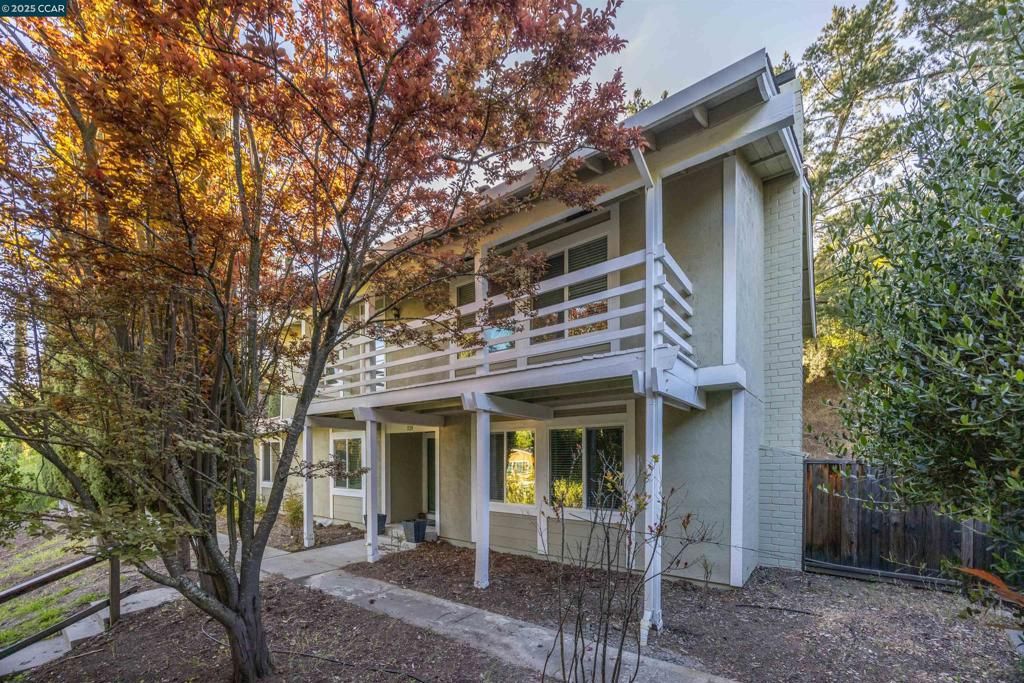 320 Miranda Ln, Alamo, CA 94507