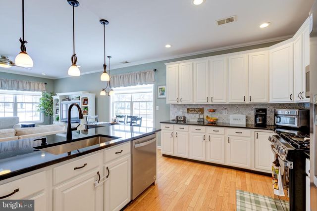 21 KRISTIAN DR, Sicklerville, NJ 08081