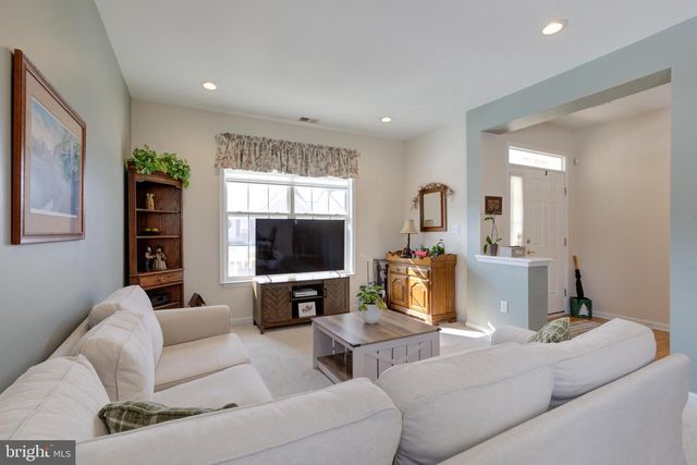 21 KRISTIAN DR, Sicklerville, NJ 08081