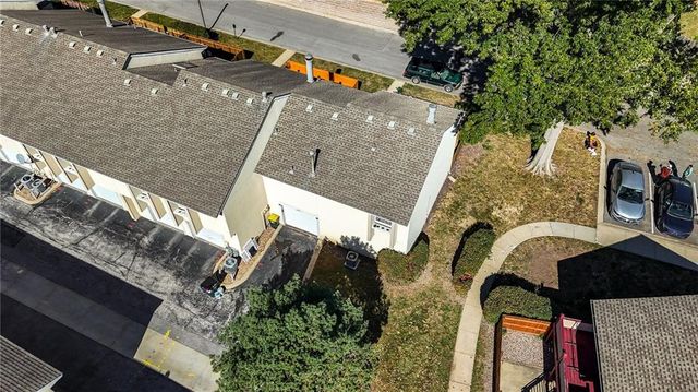 10901 Gillette Street, Overland Park, KS 66210