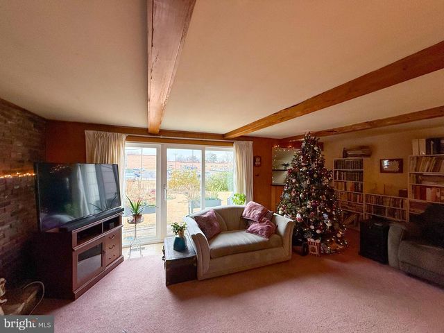 4 BELLOWS LN, Cherry Hill, NJ 08002