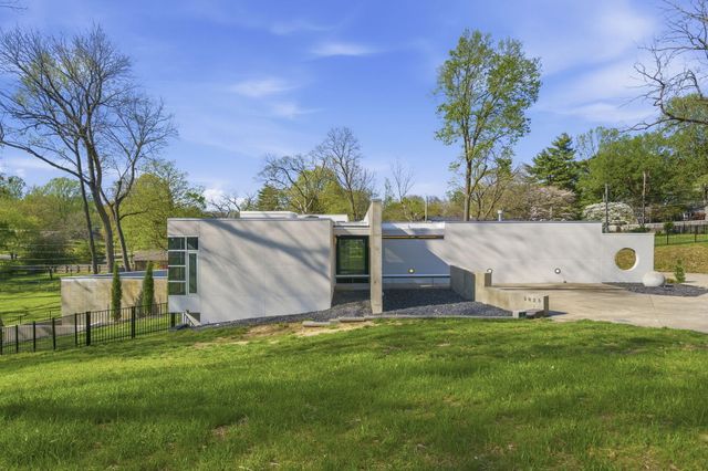 3023 E Inglewood Court, Springfield, MO 65804
